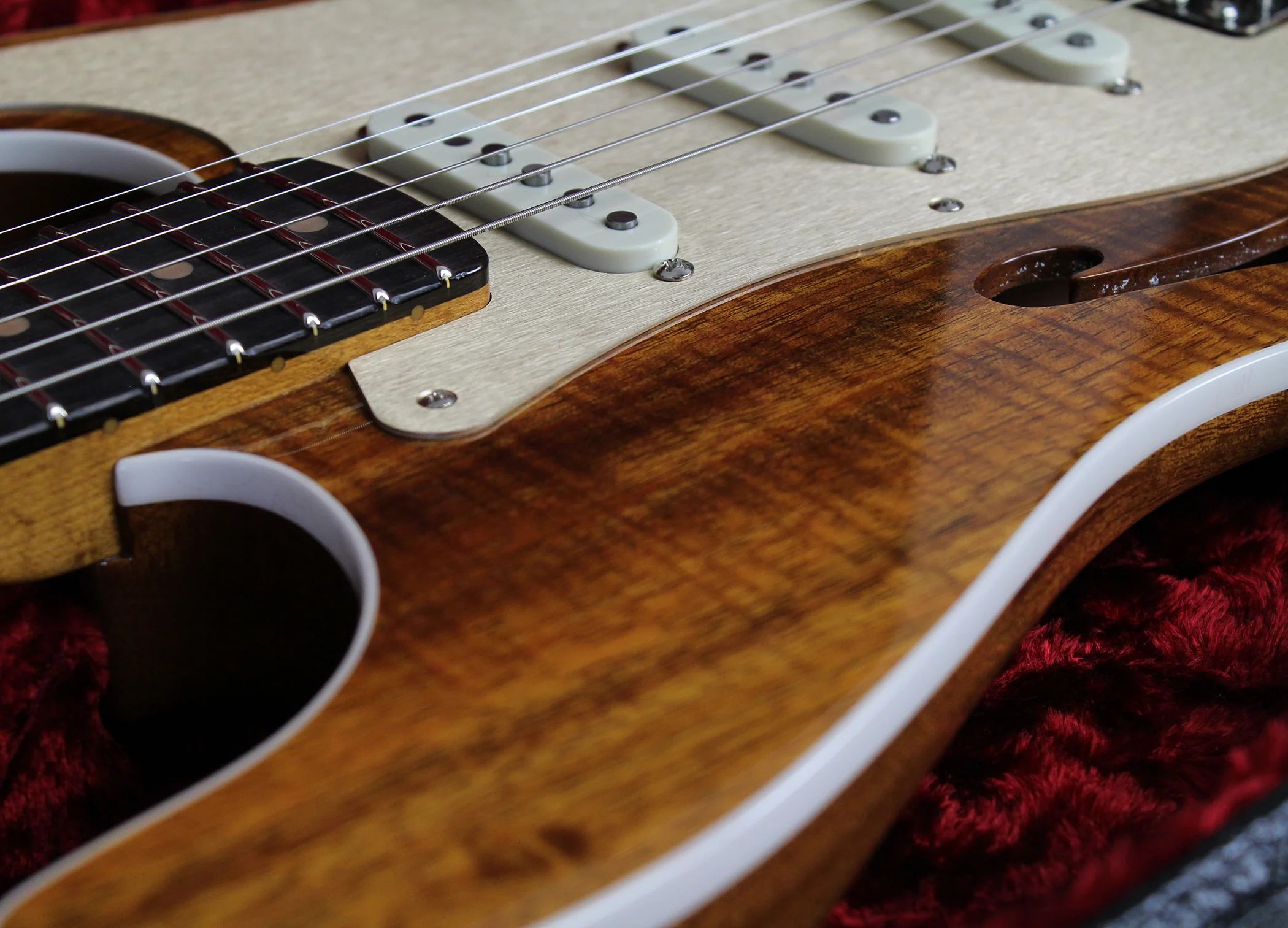Fender Custom Shop Artisan Thinline Koa Strat, NOS - Image 11