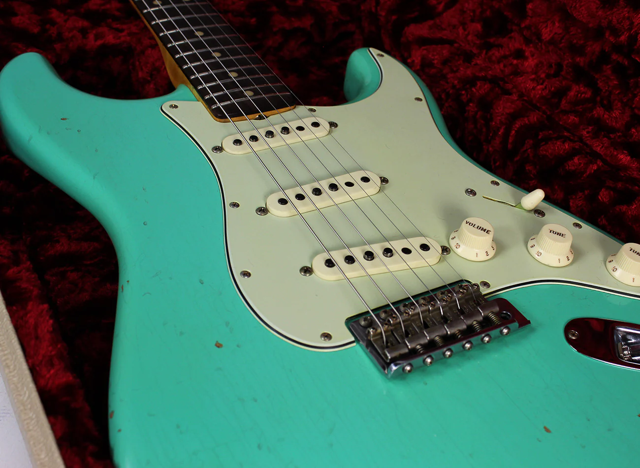 Fender Custom Shop 1963 Journeyman Relic Stratocaster - Aged Sea Foam Green - NAMM - Image 11