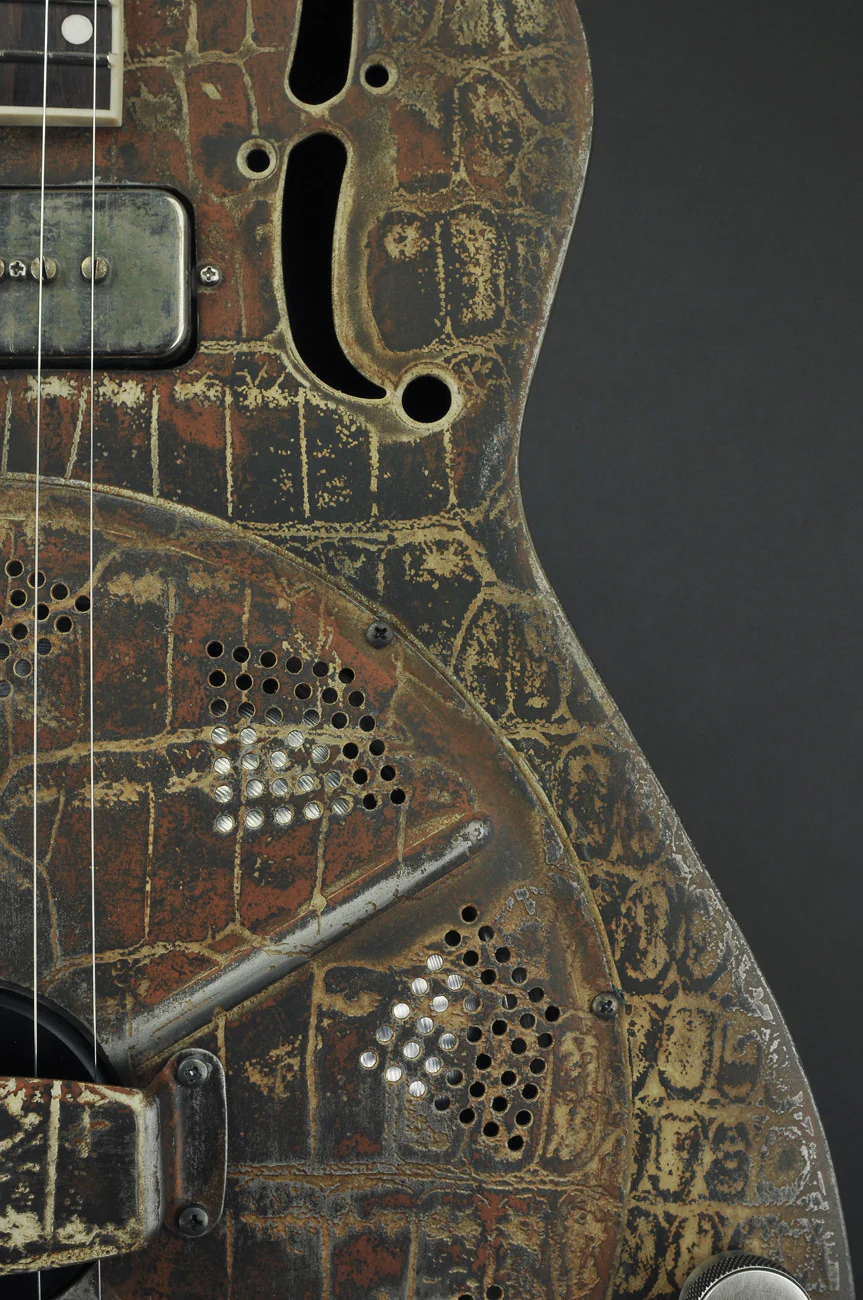 Trussart Steel ResoGator Pinstripe - Image 3