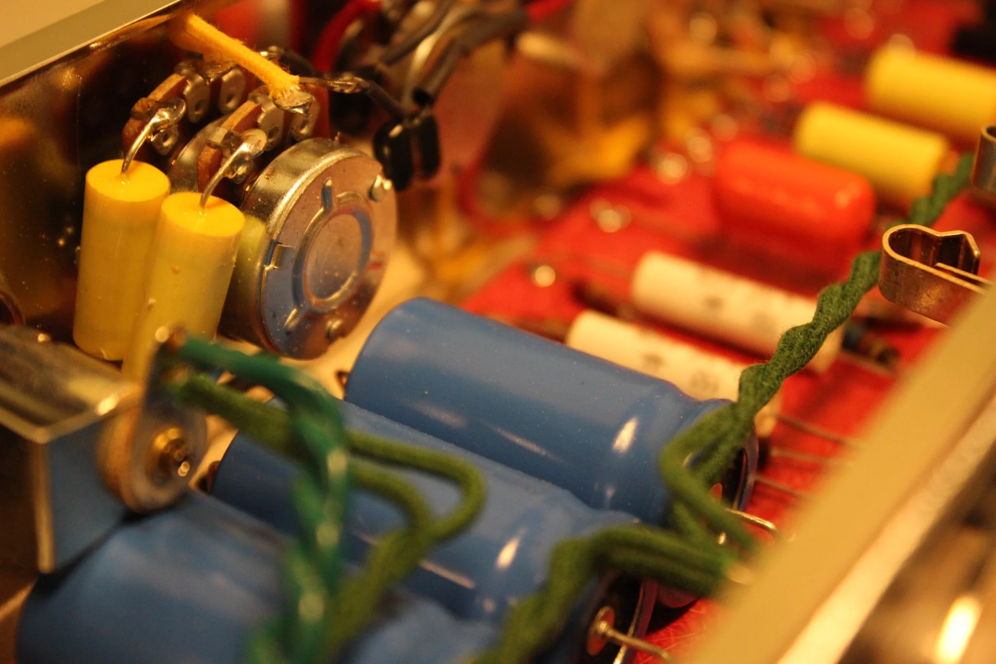 Tungsten Crema Wheat Amp - Lacquered Tweed - Image 7
