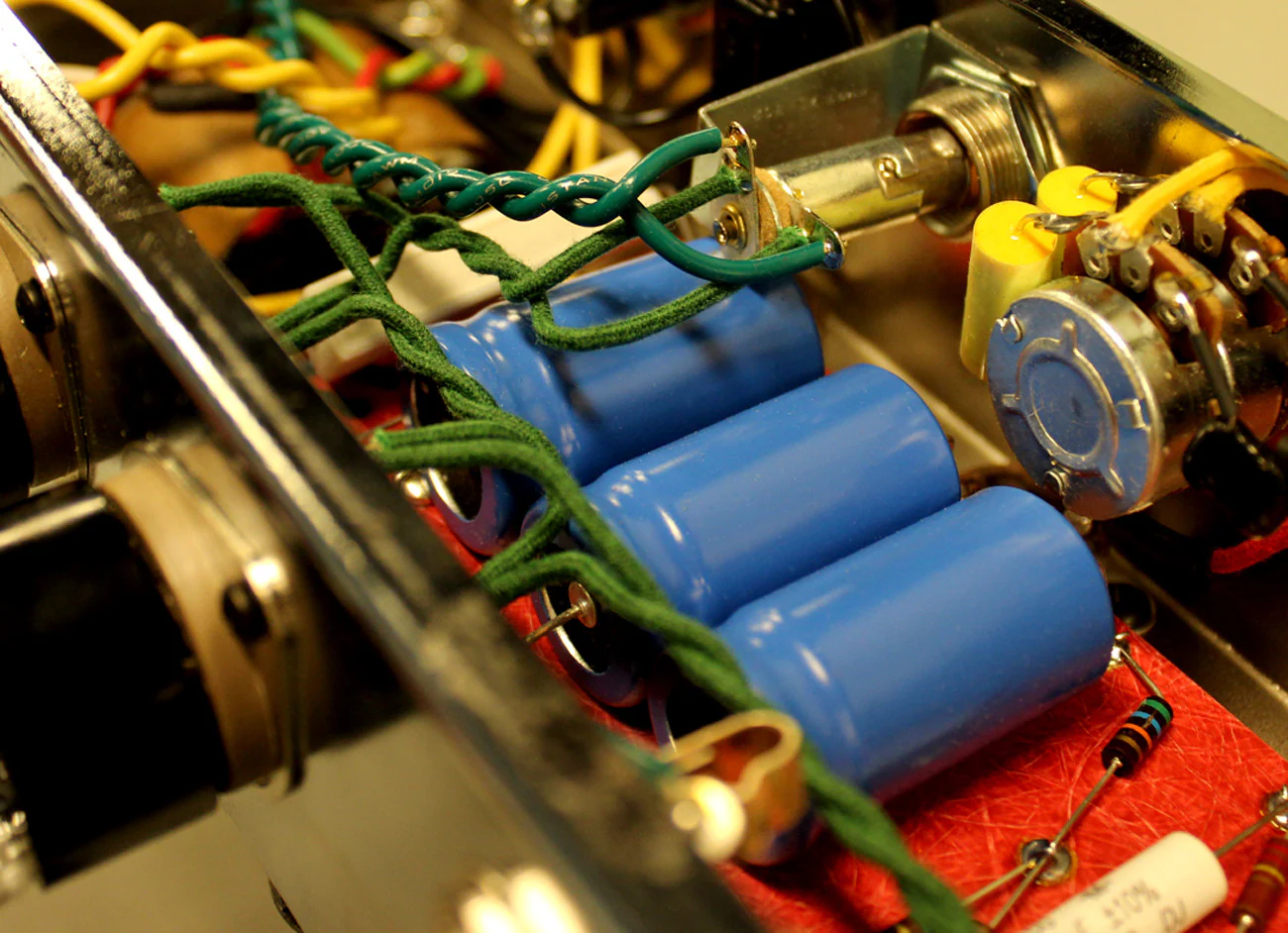 Tungsten Crema Wheat Amp - Lacquered Tweed - Image 8